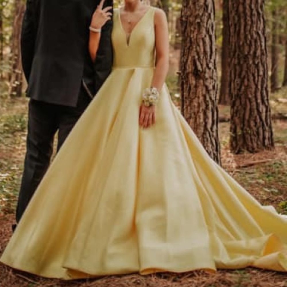 Sherri hill yellow prom dress